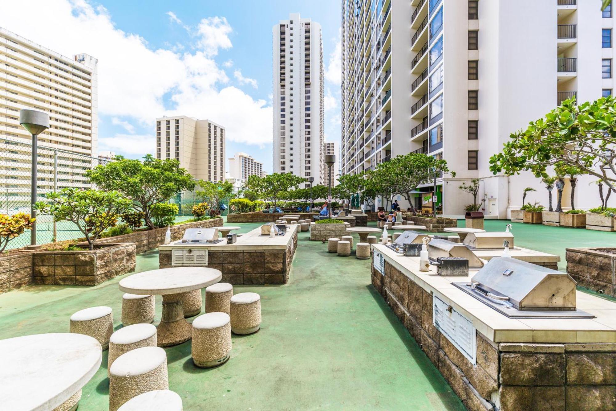 Great Ocean View Condo, Near Beach With Free Parking! โฮโนลูลู ภายนอก รูปภาพ
