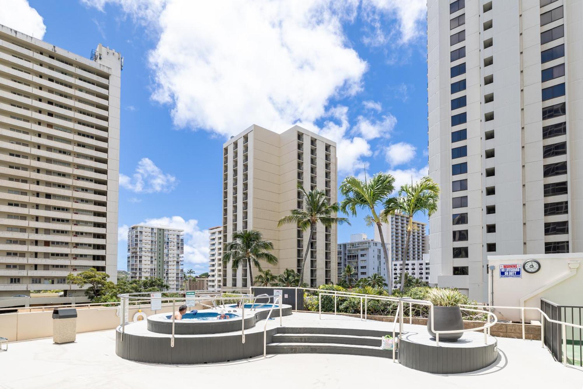 Great Ocean View Condo, Near Beach With Free Parking! โฮโนลูลู ภายนอก รูปภาพ