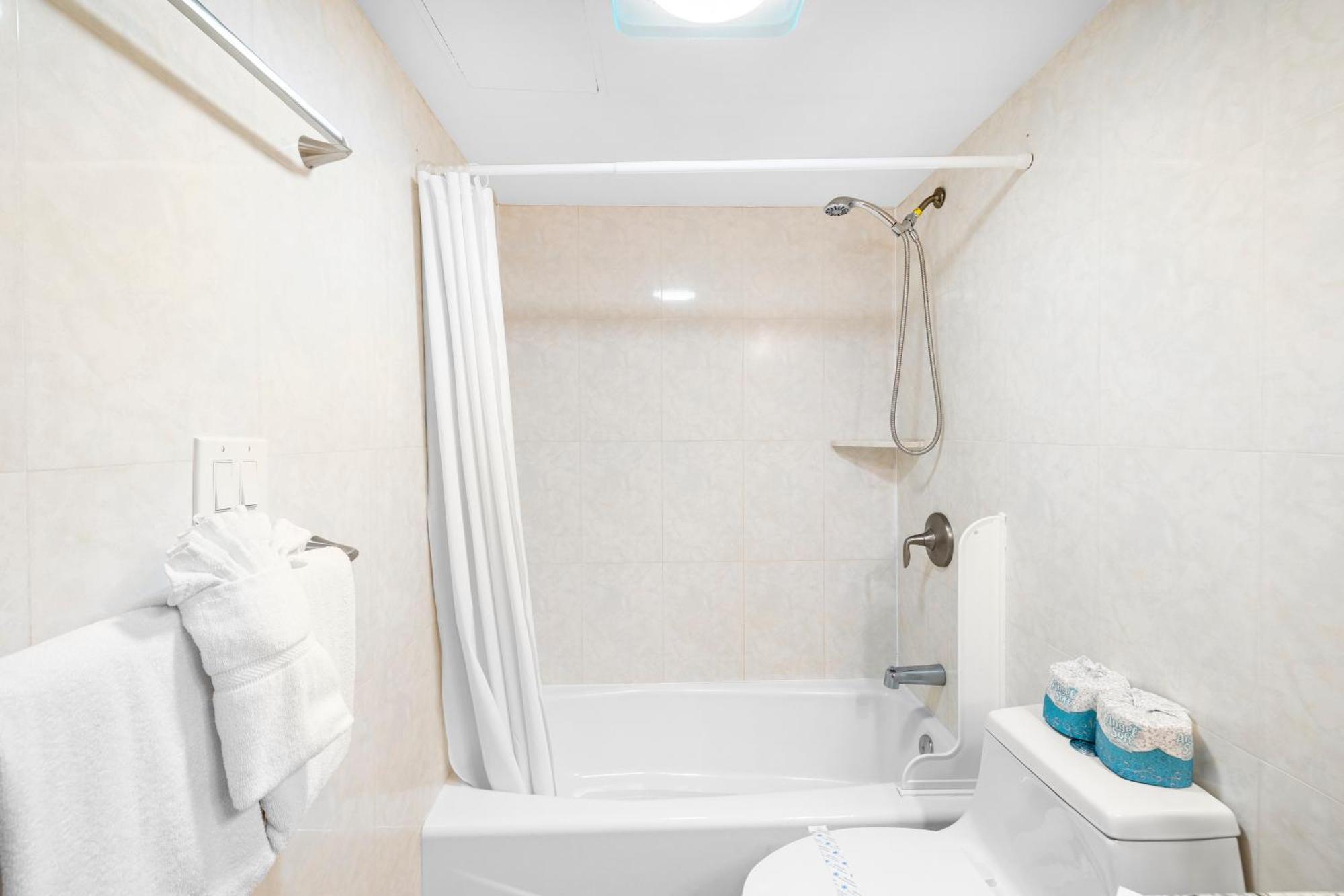 Great Ocean View Condo, Near Beach With Free Parking! โฮโนลูลู ภายนอก รูปภาพ