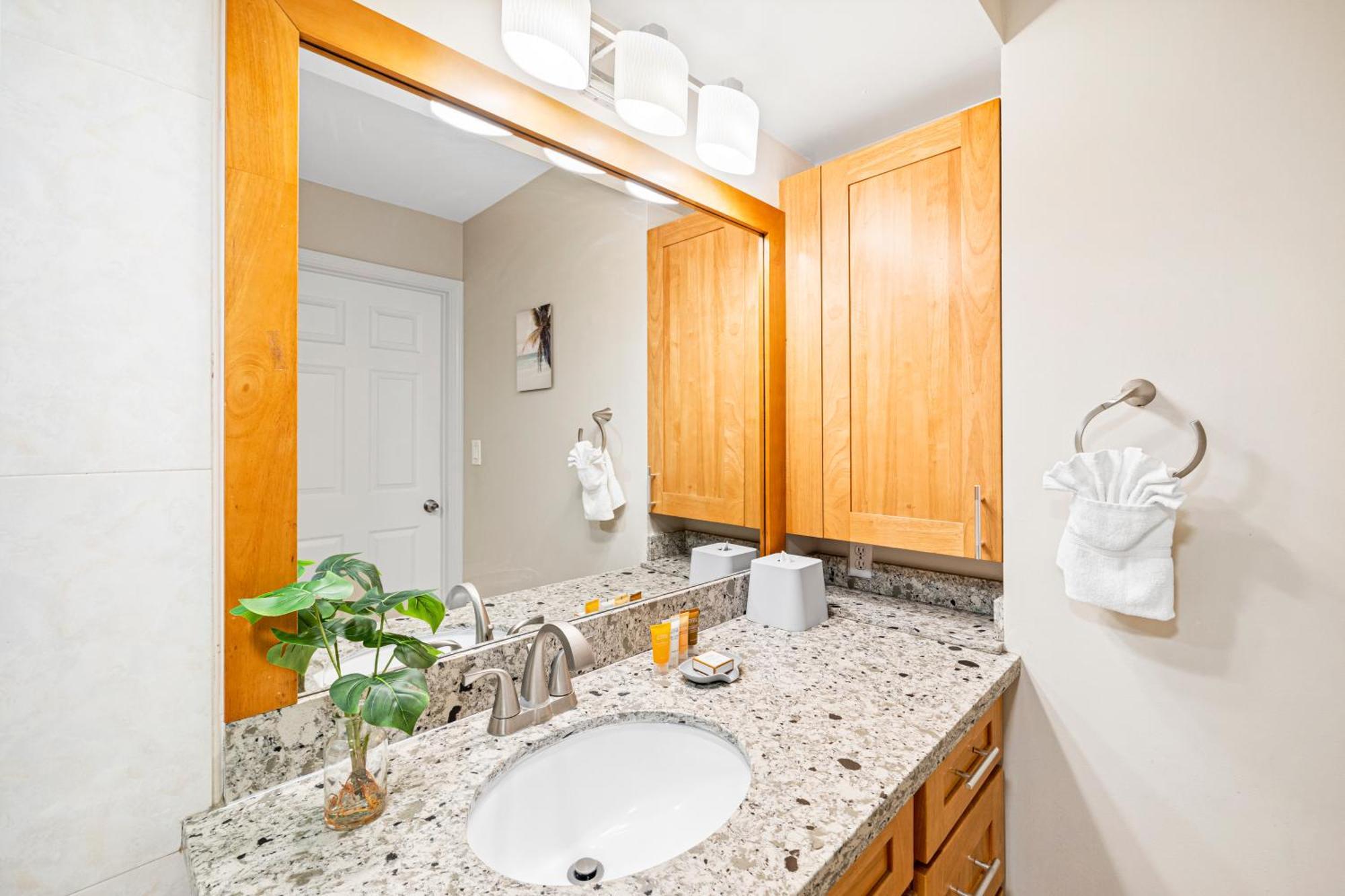 Great Ocean View Condo, Near Beach With Free Parking! โฮโนลูลู ภายนอก รูปภาพ