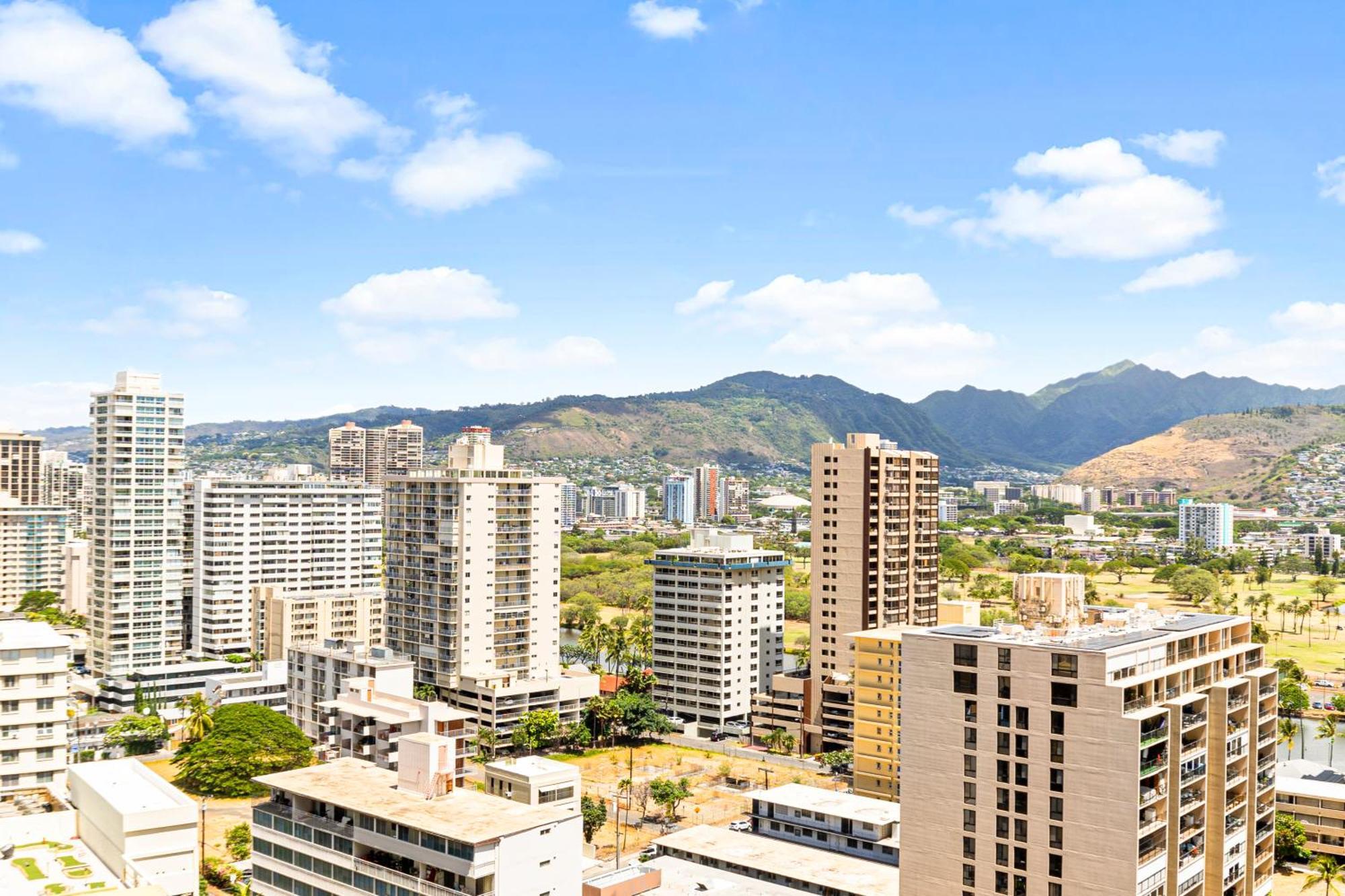 Great Ocean View Condo, Near Beach With Free Parking! โฮโนลูลู ภายนอก รูปภาพ